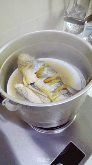 Steamed Yellow Croaker recipe