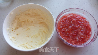 Ling Han Alone, Charming and Charming-plum Fragrant Strawberry Mousse recipe