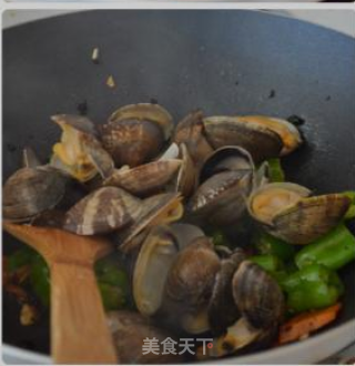 Clams with Black Soy Pepper recipe