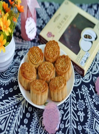 Red Bean and Lotus Seed Mooncake recipe