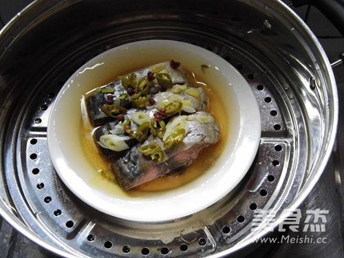 Steamed Dried Spanish Mackerel with Hot Pepper recipe