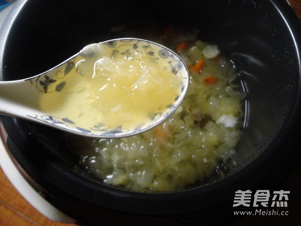 Papaya and Tremella Soup recipe