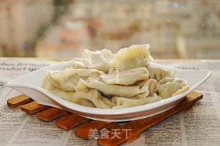 Ostrich Meat Dumplings Stuffed with Dandelions recipe