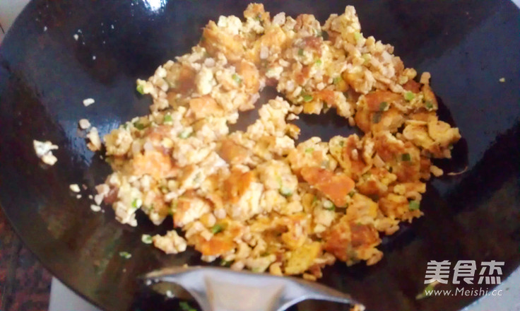 Scrambled Eggs with Dried Vegetables recipe