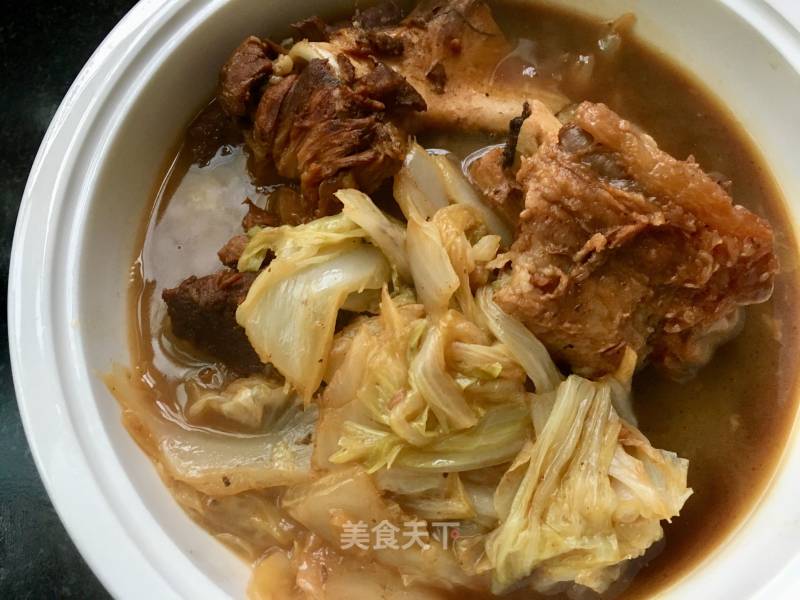 Stewed Cabbage with Sauce Sticks and Bones