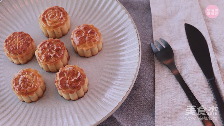 Come and Watch The Cantonese-style Moon Cakes of this Year's Fire and Reveal The Secrets recipe