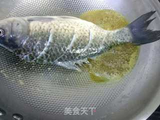 Nourishing Beauty and Nourishing Qi Soup: Crucian Carp and Fresh Bamboo Shoots Tofu Soup recipe