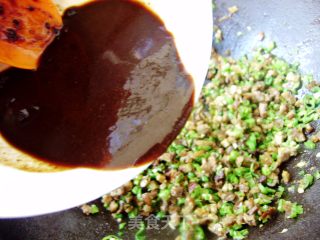 [made of Fried Bean Paste Noodles] Spicy Fried Tofu Fried Bean Paste Noodles recipe