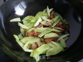 Stir-fried Lettuce with Twice-cooked Pork recipe