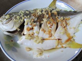 Steamed Golden Pomfret recipe