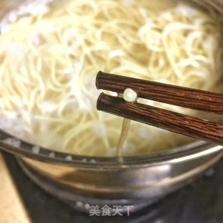 Hot Noodles with Sesame Paste recipe