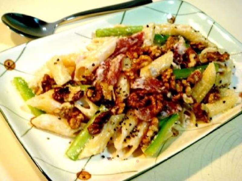 Walnut Filino Sausage Cheese Inclined Tube Noodles recipe