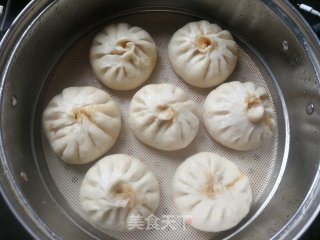 Spring Delicacy: Spicy Sophora Pork Bun recipe