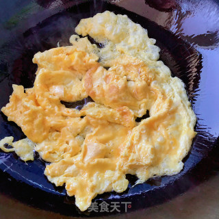 Scrambled Eggs with Leek and Shrimp Skin recipe