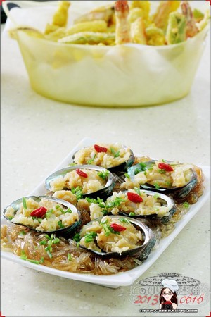 Steamed Abalone with Garlic Vermicelli recipe