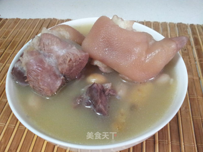 Pork Trotters and Peanut Soup recipe