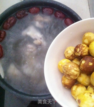 Autumn Health-chestnut Chicken Soup recipe