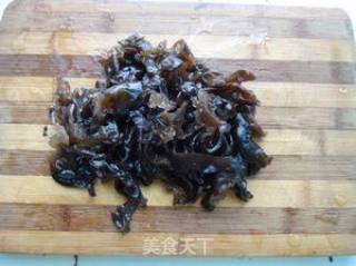 Fungus Mixed with Shredded Pork recipe