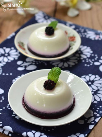 Two-color Mulberry Coconut Milk Cake