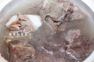 Beef Bone Soup-fragrant Milky White recipe