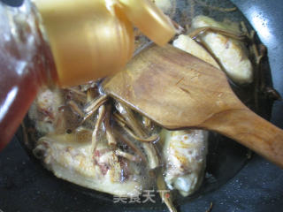 Grilled Middle Wings with Tea Tree Mushroom recipe