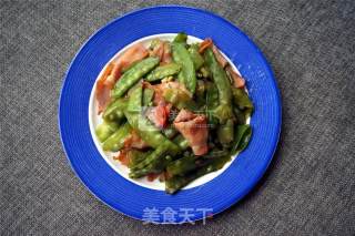 Fried Bacon with Snow Beans recipe