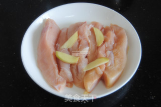 Shredded Chicken with Perilla recipe