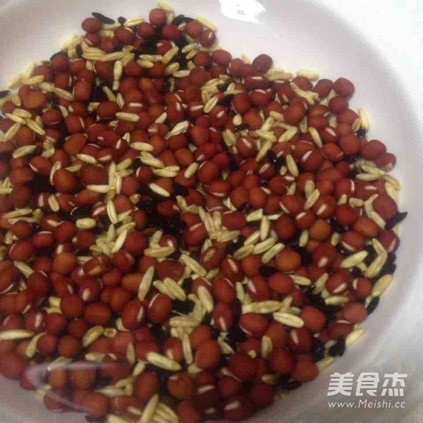 Red Bean Oats and Black Rice Porridge recipe