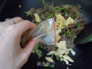 Food Diversification---fried Duck Gizzards with Egg recipe