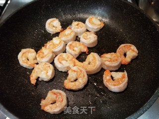 Stir-fried Hor Fun with Green Vegetables and Shrimp recipe