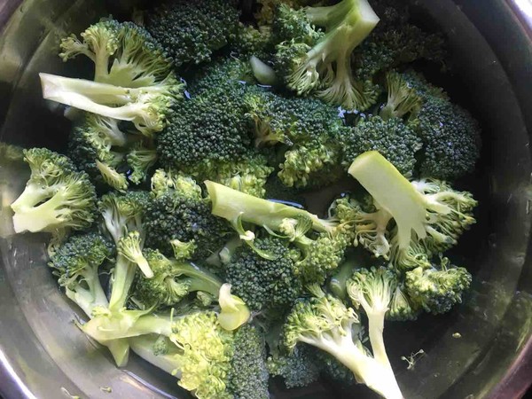 Fried Pleurotus Eryngii with Broccoli recipe