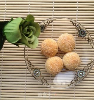 Milky Coconut Rice Balls recipe