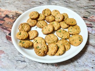 Chive Soda Crackers recipe