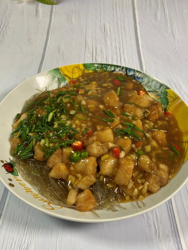 Steamed Pansa Fish Fillet with Garlic Vermicelli with Fresh Eyebrows recipe