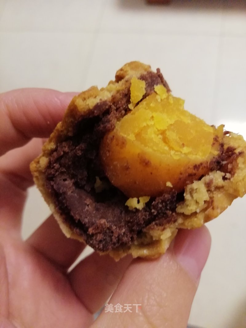 Egg Yolk Bean Paste Mooncakes recipe