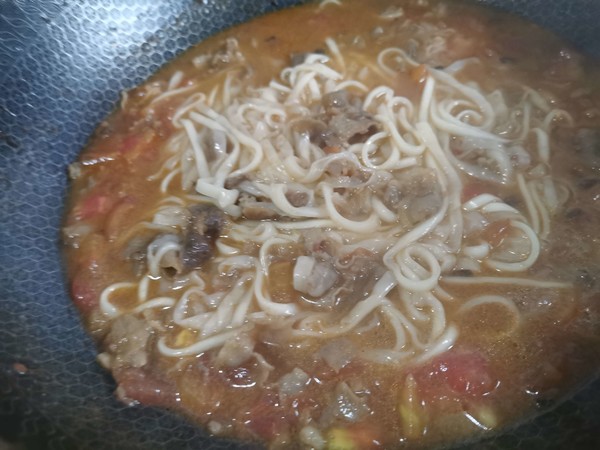 Beef Noodles with Tomato recipe