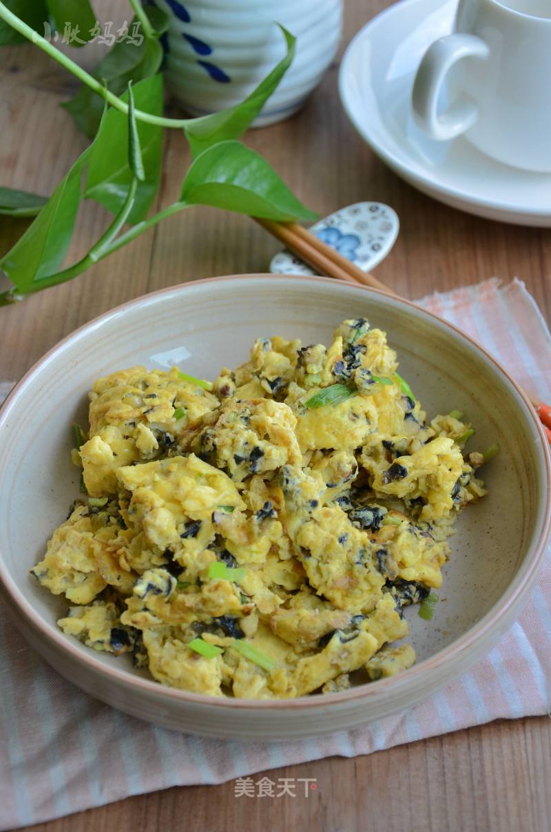 Scrambled Eggs with Snail Meat recipe