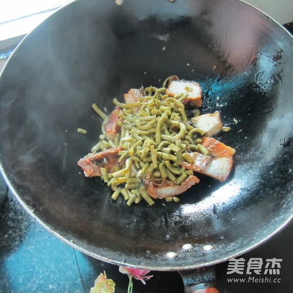 Stir-fried Cured Fish with Capers recipe