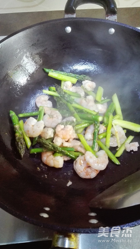 Stir-fried Shrimp with Asparagus recipe