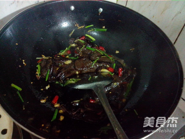 Stir-fried Pork Blood with Pickled Peppers recipe