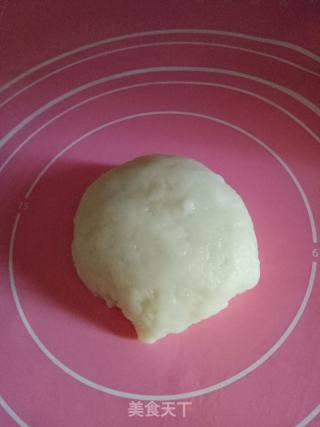 Banana Filling Snowy Mooncakes recipe