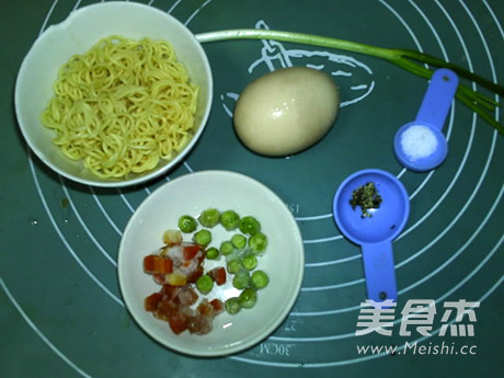 Instant Noodle Omelette recipe