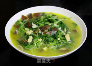 Fresh Green Radish Seedlings in Soup recipe