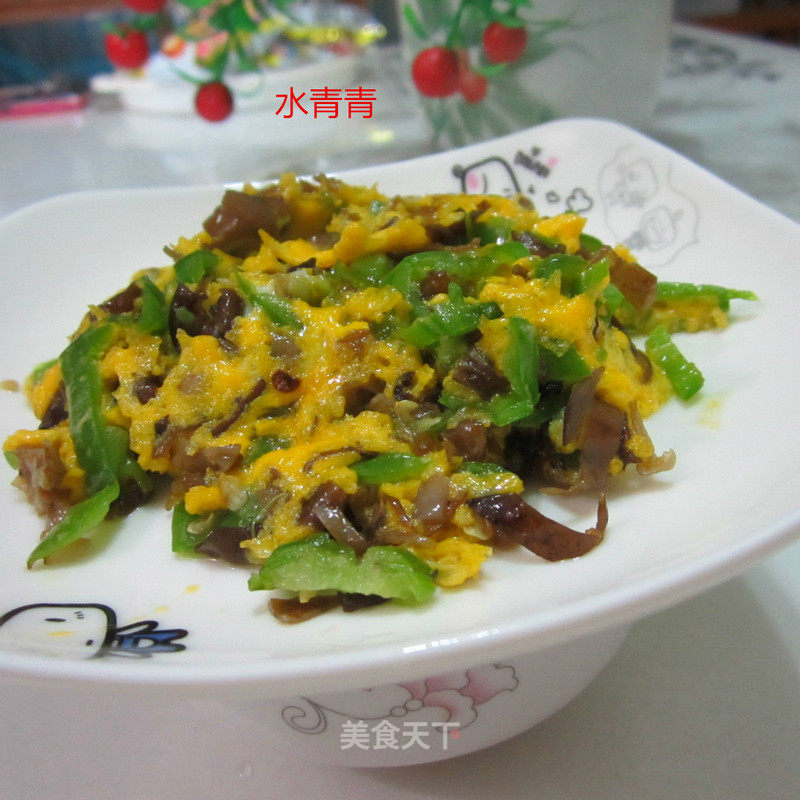 Fried Egg with Fungus and Green Pepper recipe