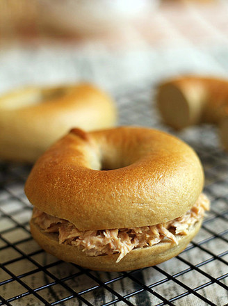 Tuna and Bagel Sandwich recipe