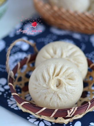 Plum Dried Vegetable Buns