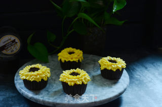 # Fourth Baking Contest and is Love to Eat Festival# Sunflower Cupcakes recipe