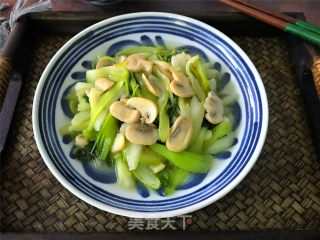 Stir-fried Vegetable Stems with Mushrooms recipe