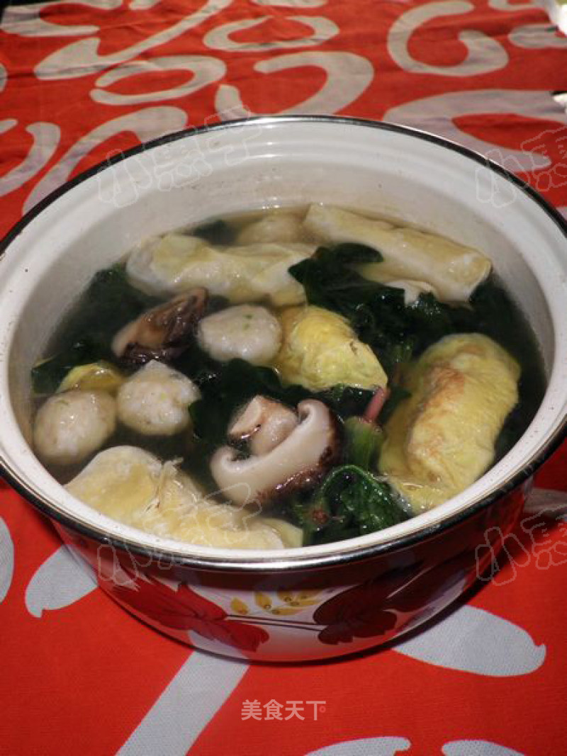 Nian Cai No. 9 Light Three Dozen Soup-----egg Dumpling Fish Ball and Bai Ye Bao Soup recipe