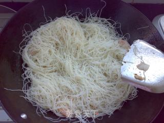 Stir-fried Rice Noodles with Curry Shrimp recipe